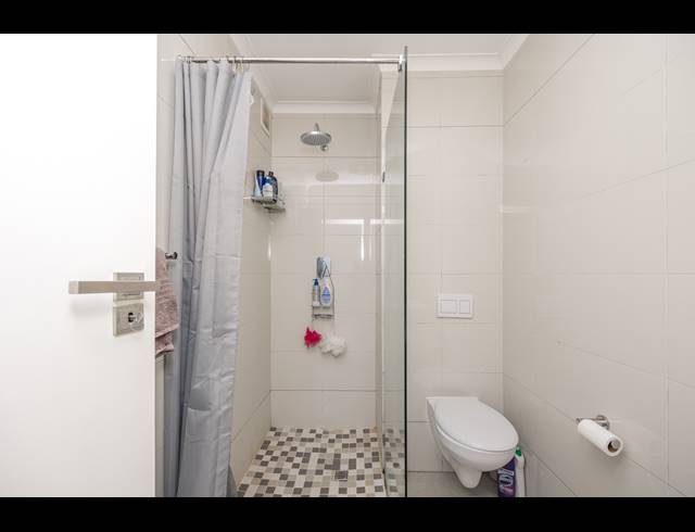 2 BEDROOM APARTMENT FOR SALE IN KENILWORTH